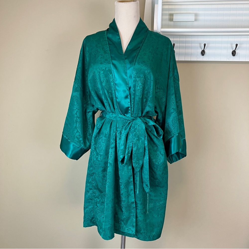 Vintage Victoria’s Secret Green Satin Kimono Robe Women’s One-Size.